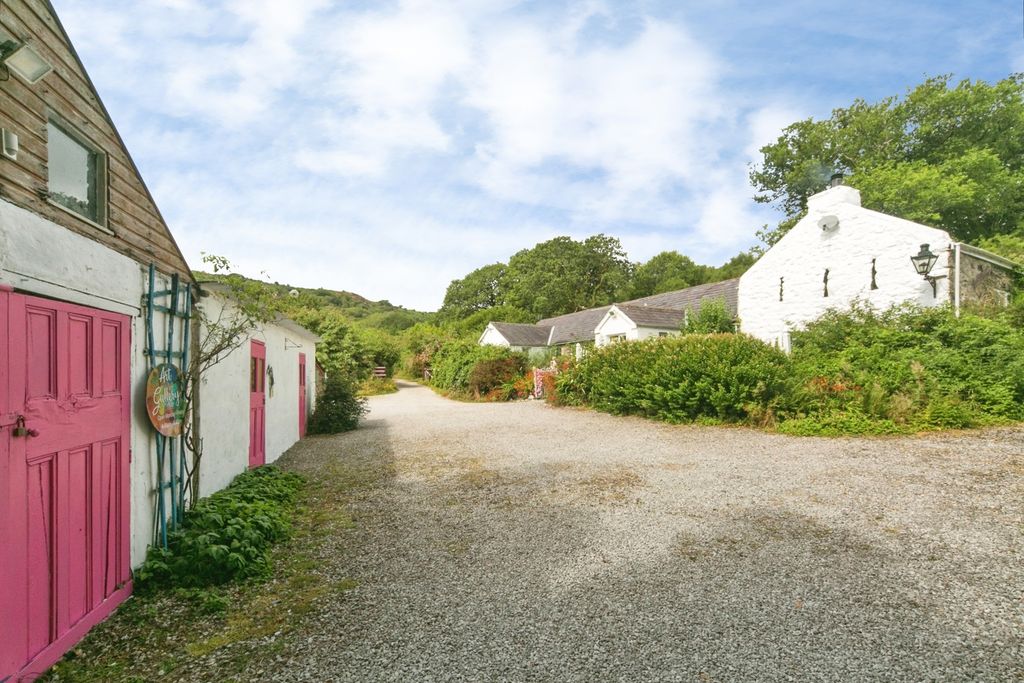 Property photo 2 of 37 Pbox-Img.Jpg