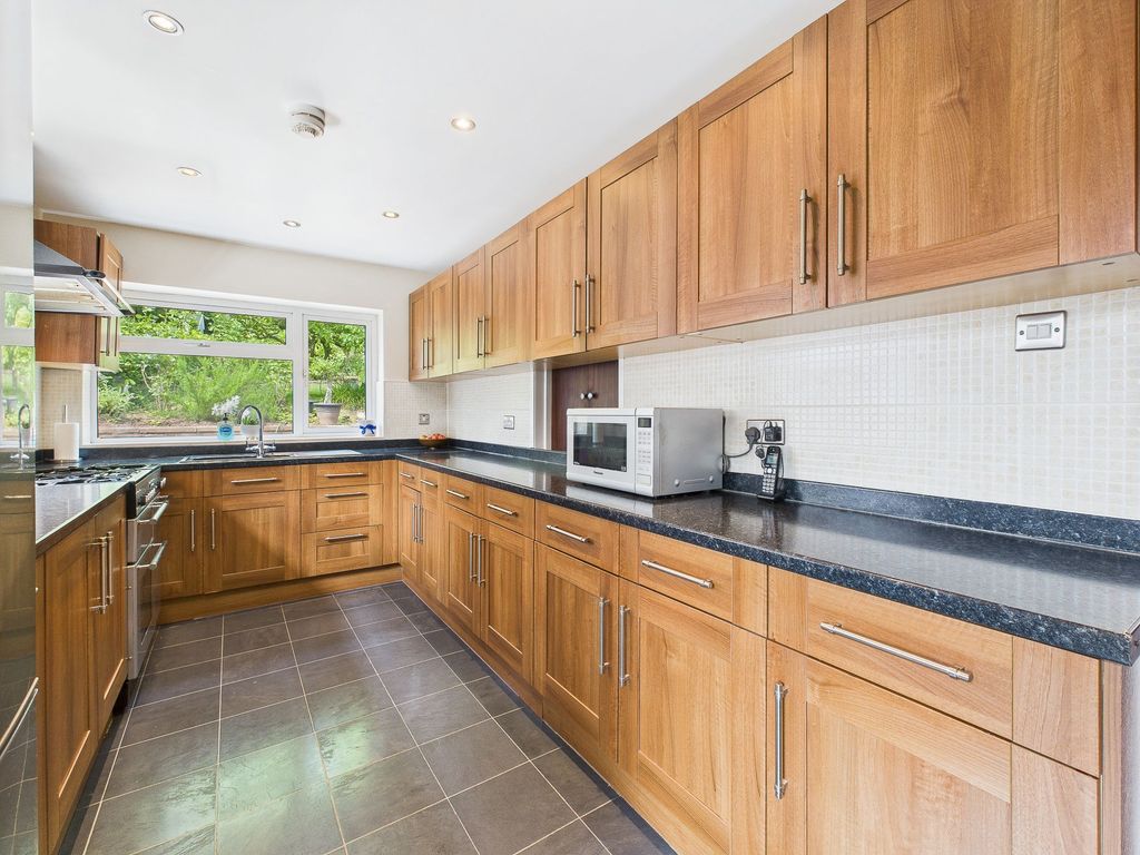 Property photo 3 of 23 Kitchen