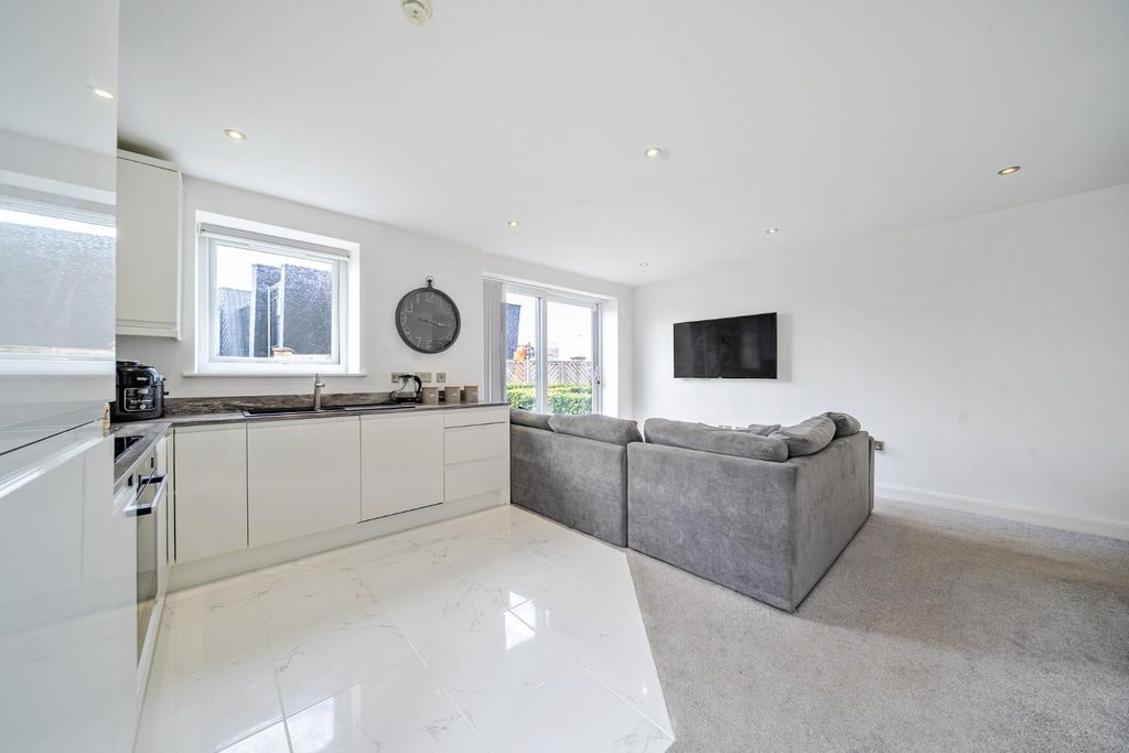 Property photo 1 of 16 1343881-9-68Ad9Dd2De2Ac.Jpg