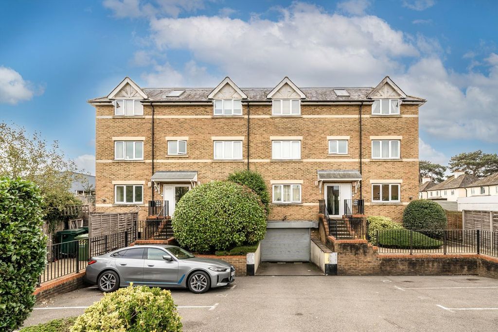 Property photo 1 of 4