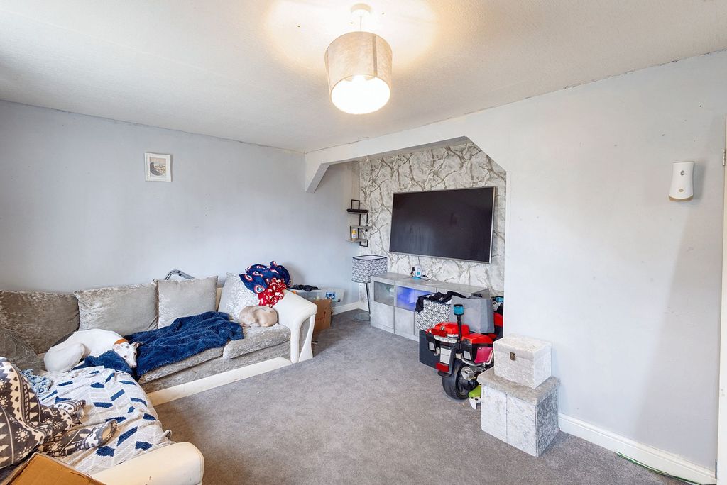 Property photo 3 of 16