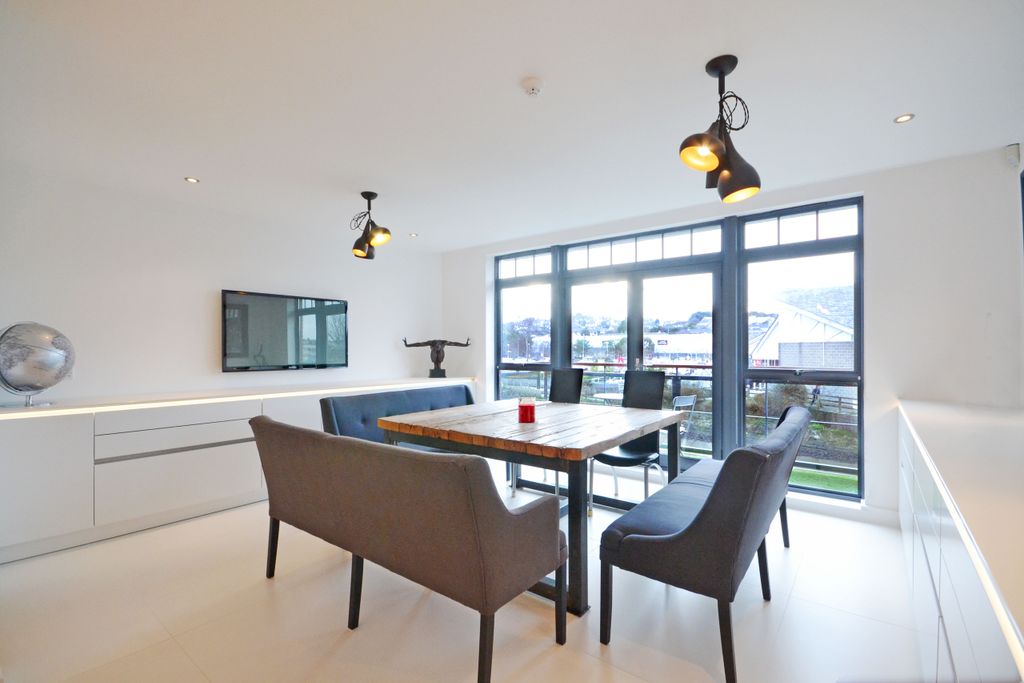 Property photo 3 of 15 Photo 3