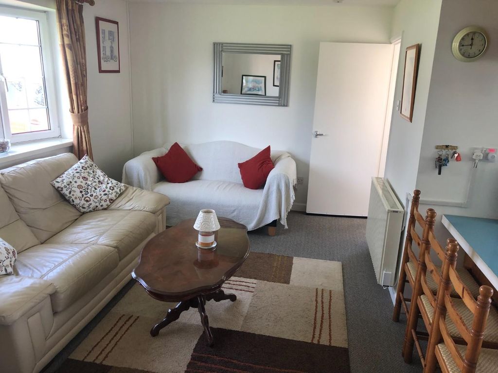 Property photo 3 of 9 Lounge (2).Jpg