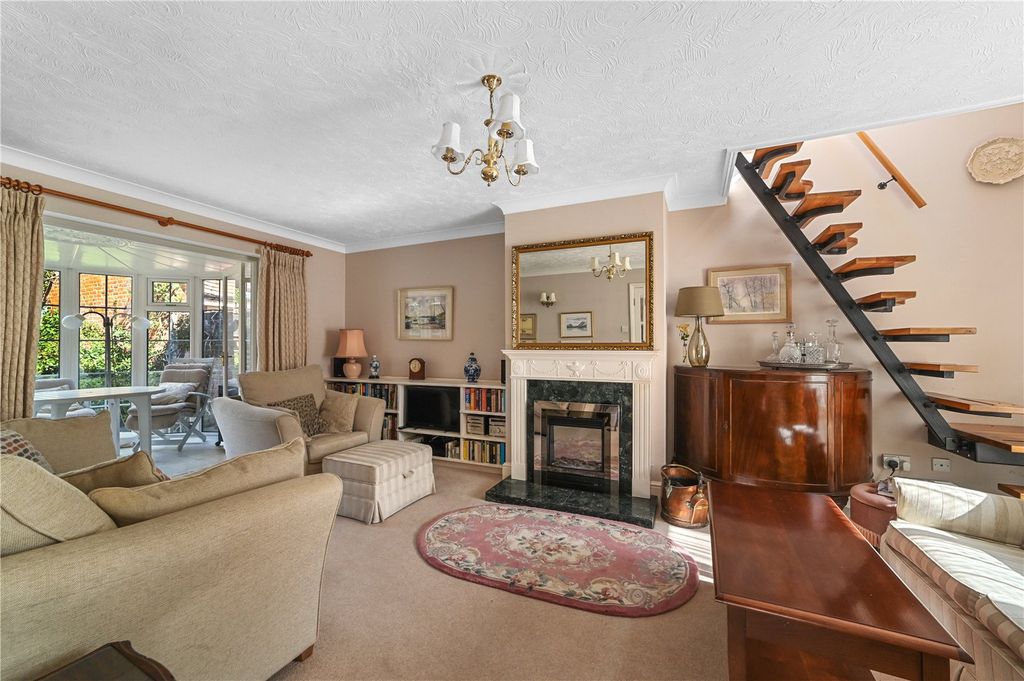 Property photo 2 of 24 Living Room