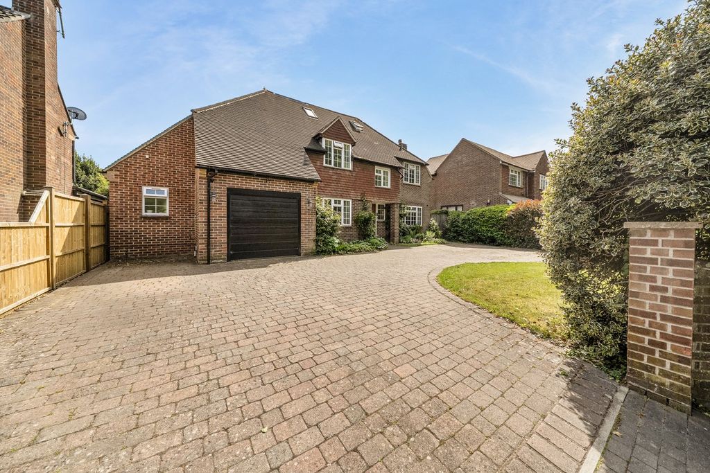 Property photo 1 of 31
