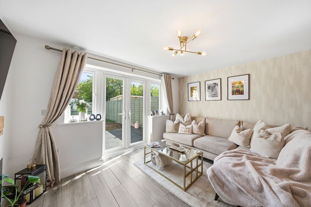 Property photo 3 of 19