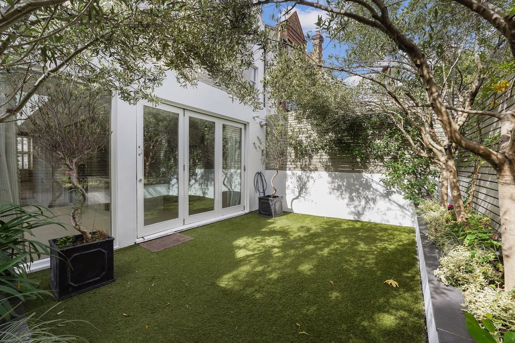 Property photo 2 of 16 Garden