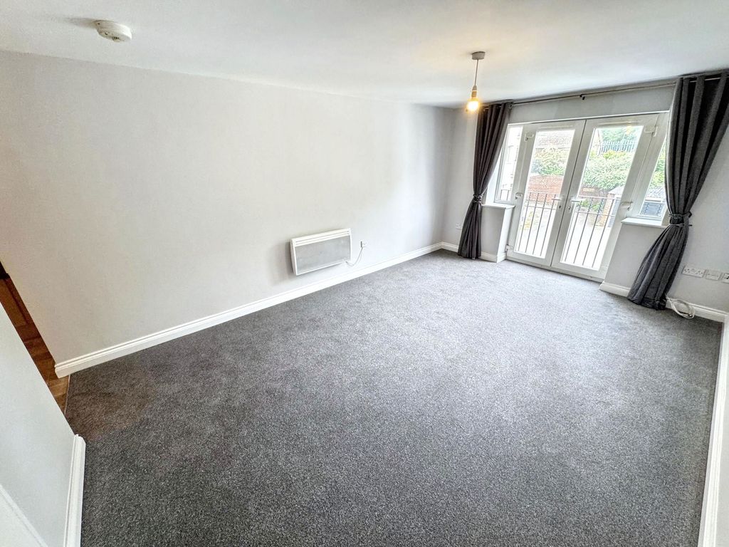 Property photo 2 of 8