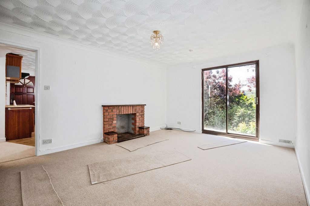 Property photo 3 of 16 Photo