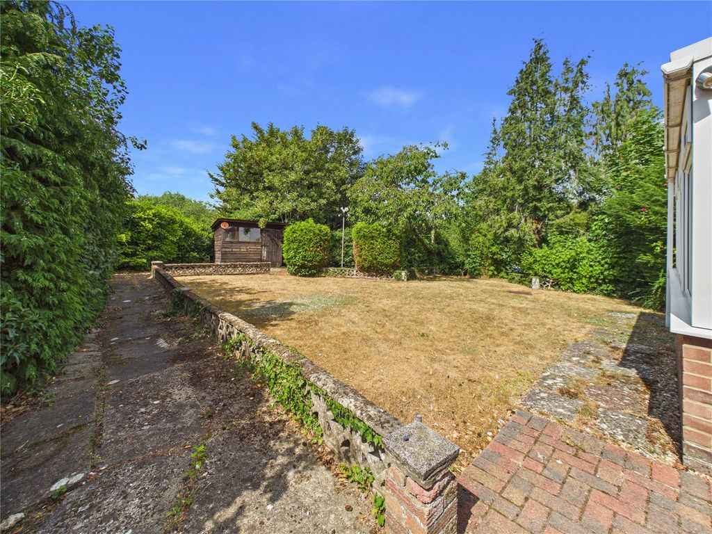 Property photo 2 of 16 Picture No. 12