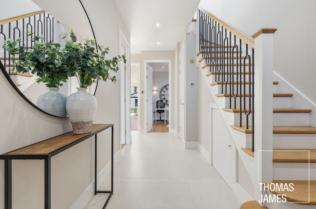 Property photo 3 of 30