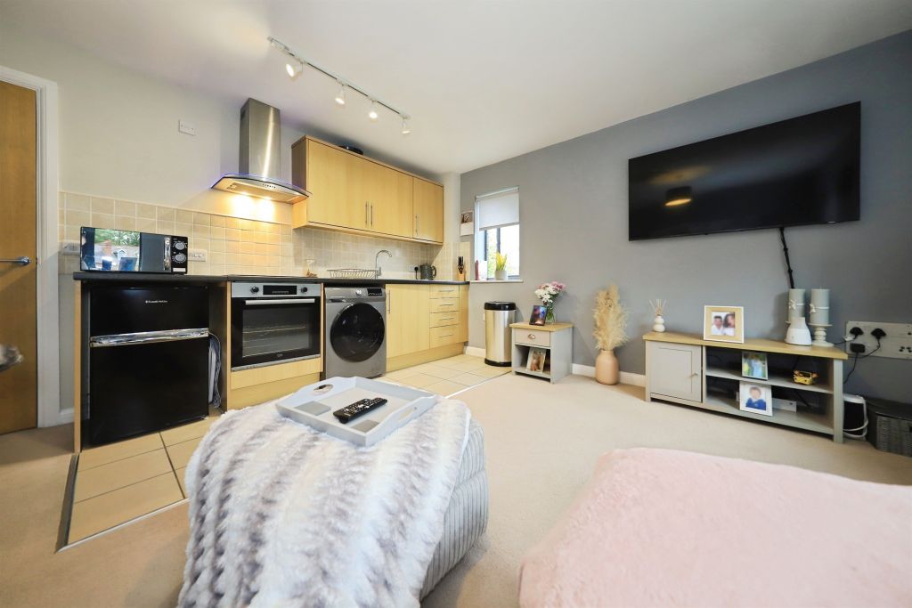 Property photo 3 of 14
