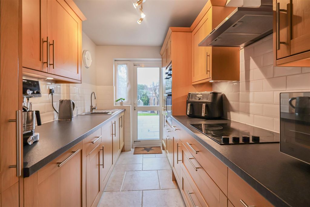 Property photo 2 of 13 33_72272.Jpg