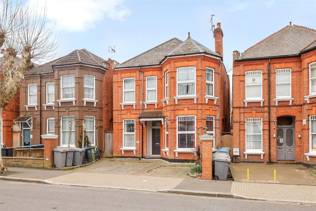 Property photo 2 of 13