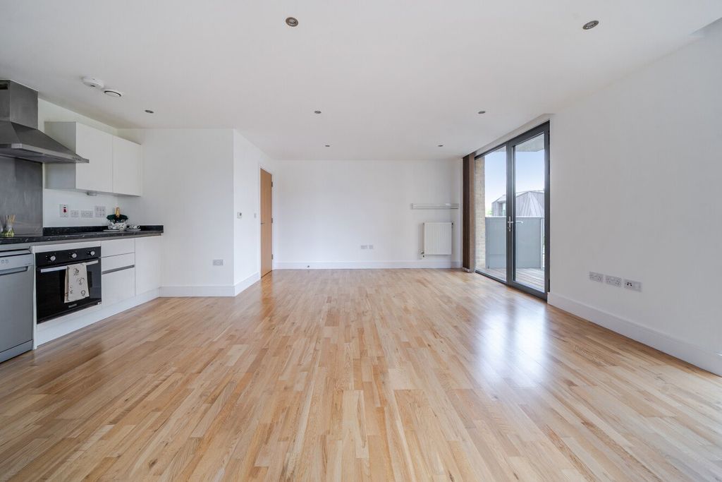 Property photo 2 of 19 Picture No. 29