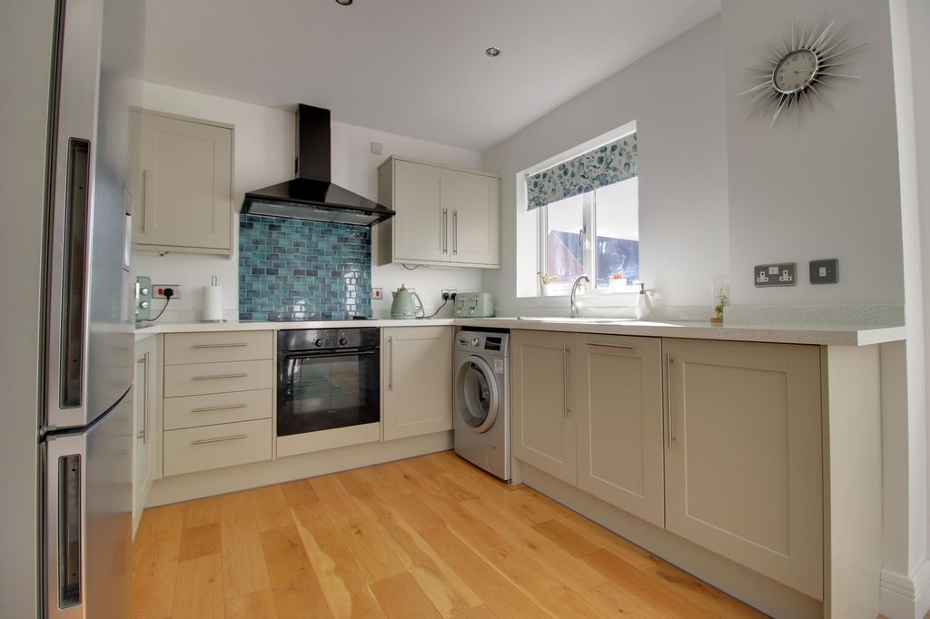 Property photo 2 of 13