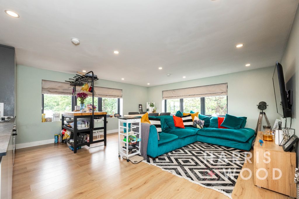 Property photo 2 of 10 4231025