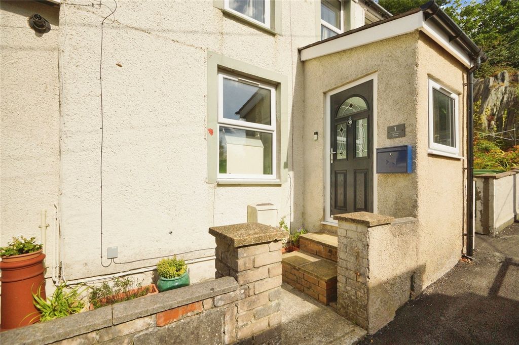 Property photo 2 of 18 Picture No. 01