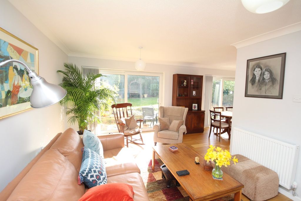 Property photo 3 of 11