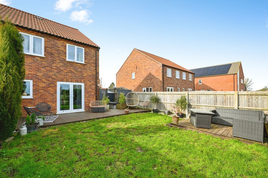 Property photo 2 of 20 15A037