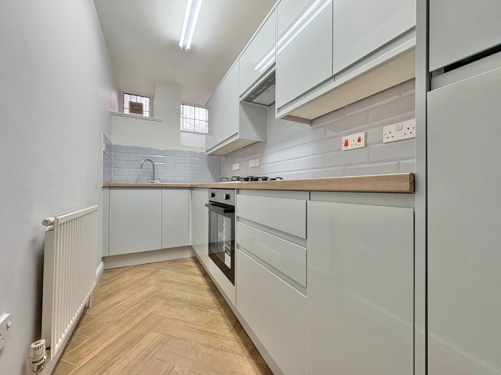 Property photo 3 of 11 Picture No. 13