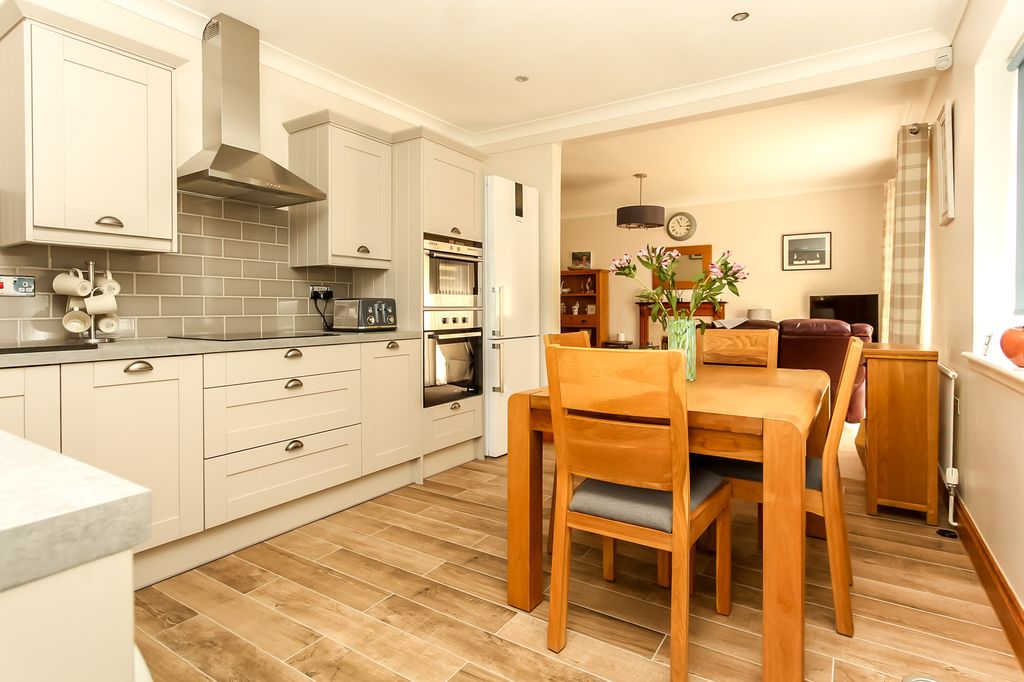 Property photo 3 of 13 Kitchen/Dining Room