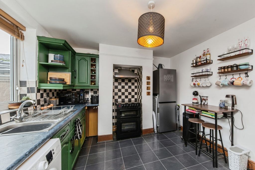 Property photo 3 of 17 Pbox-Img.Jpg