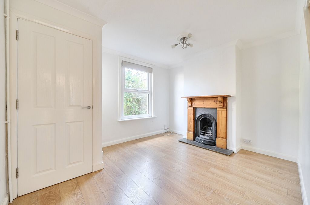 Property photo 3 of 17 1449839-15-69Ef73...