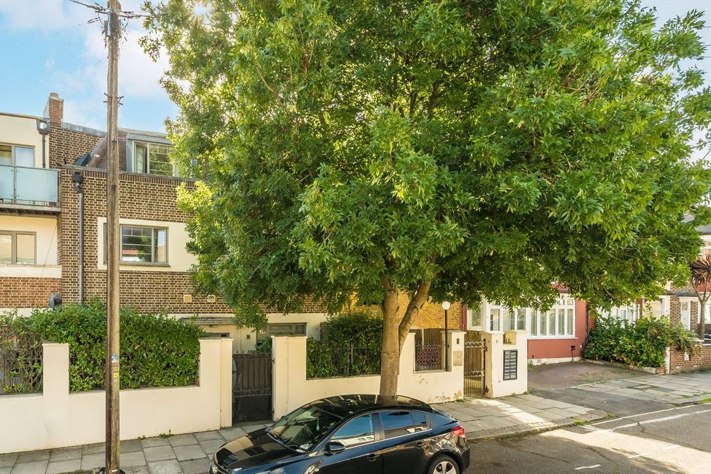 Property photo 1 of 6