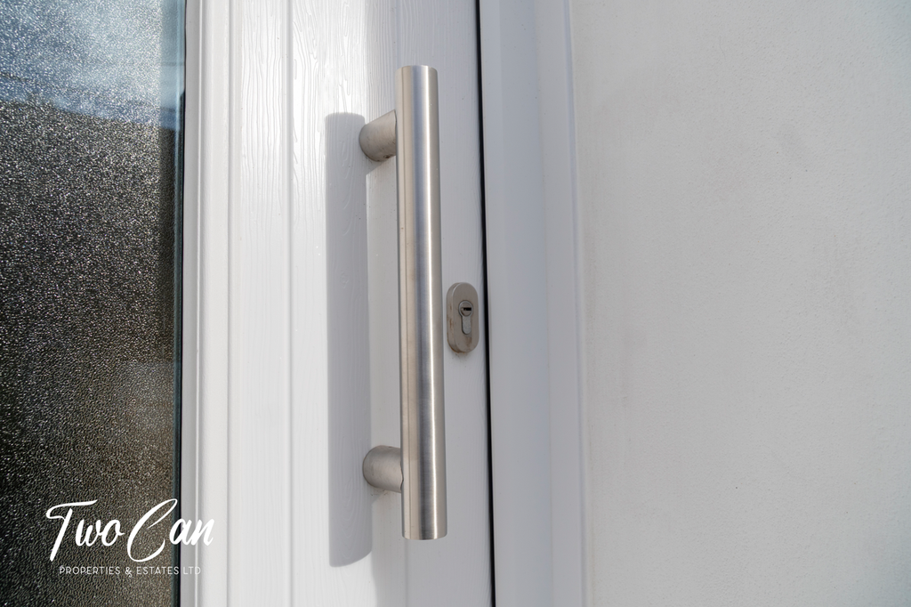 Property photo 2 of 41