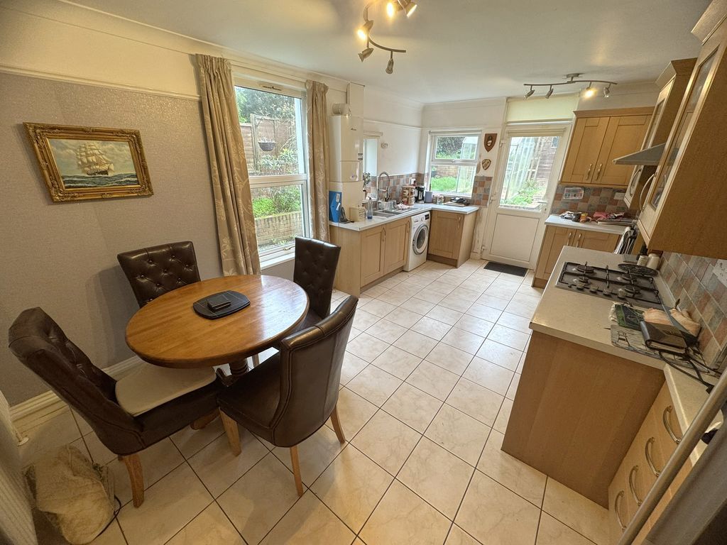 Property photo 2 of 16 Photo 5