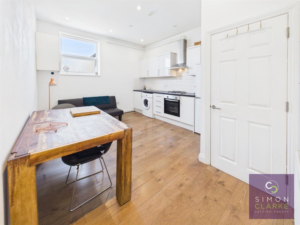 Property photo 1 of 5 Cam05425G0-Pr0161-Still006.Jpg