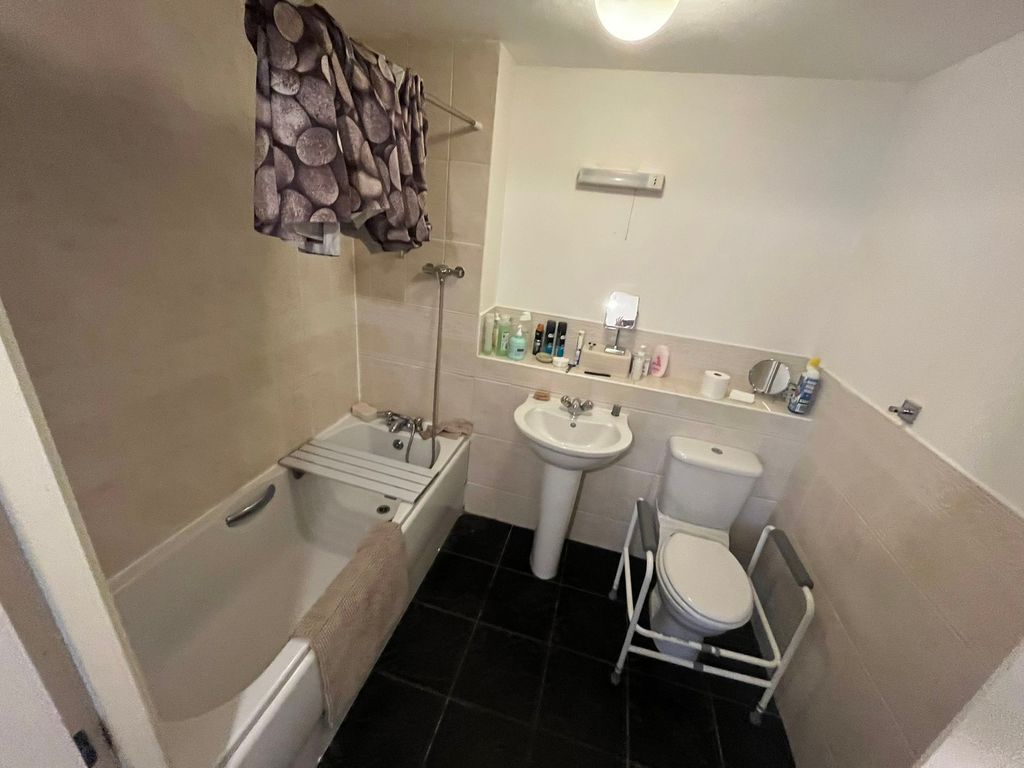 Additional image 7 of 2 bed flat for salePiele Road, Haydock, St. Helens WA11