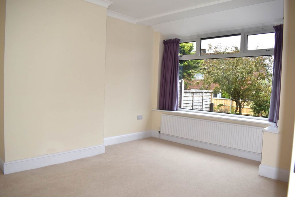 Property photo 2 of 33