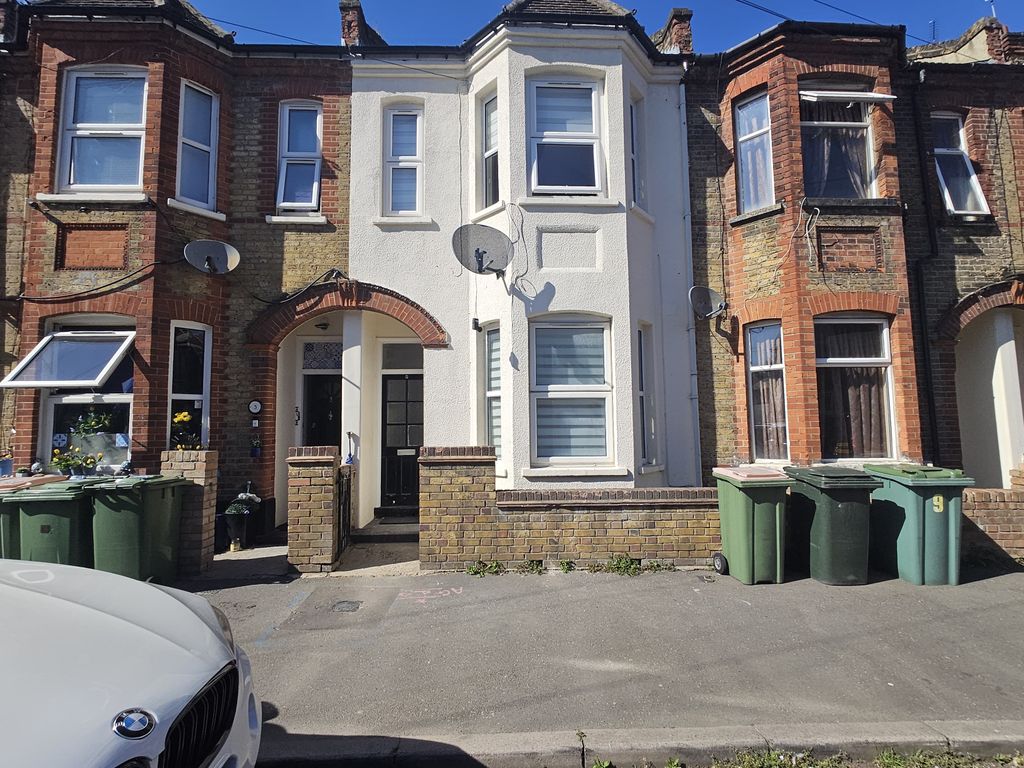 Property photo 2 of 14