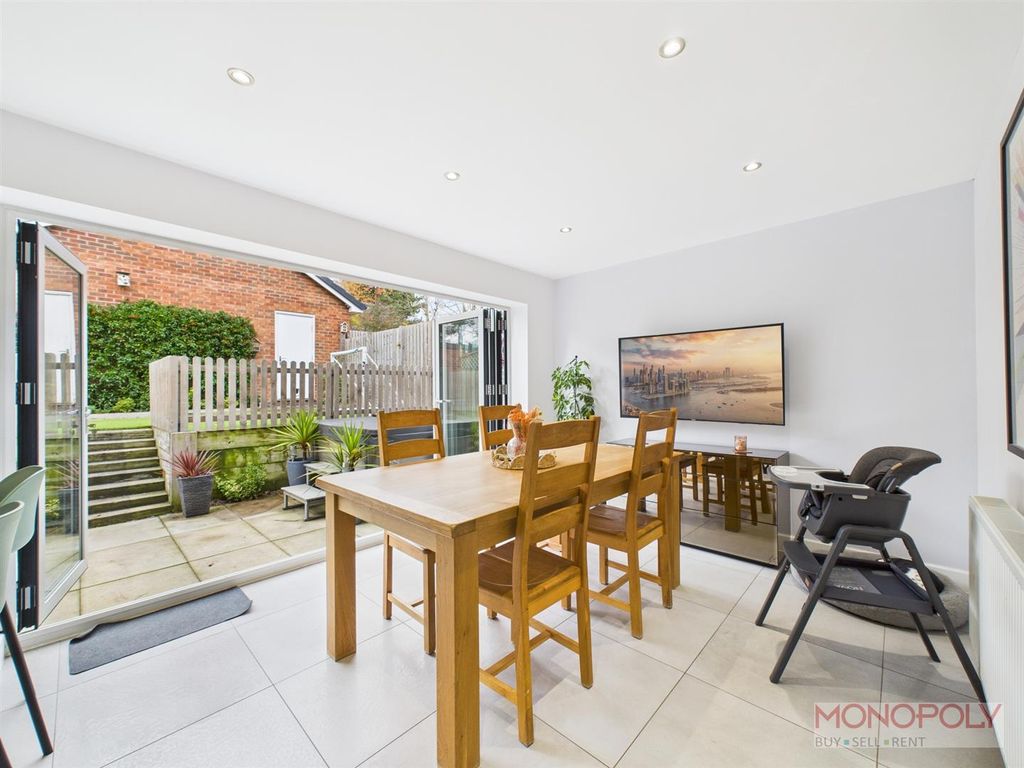 Property photo 3 of 34 Cam01943G0-Pr0560-Still012.Jpg