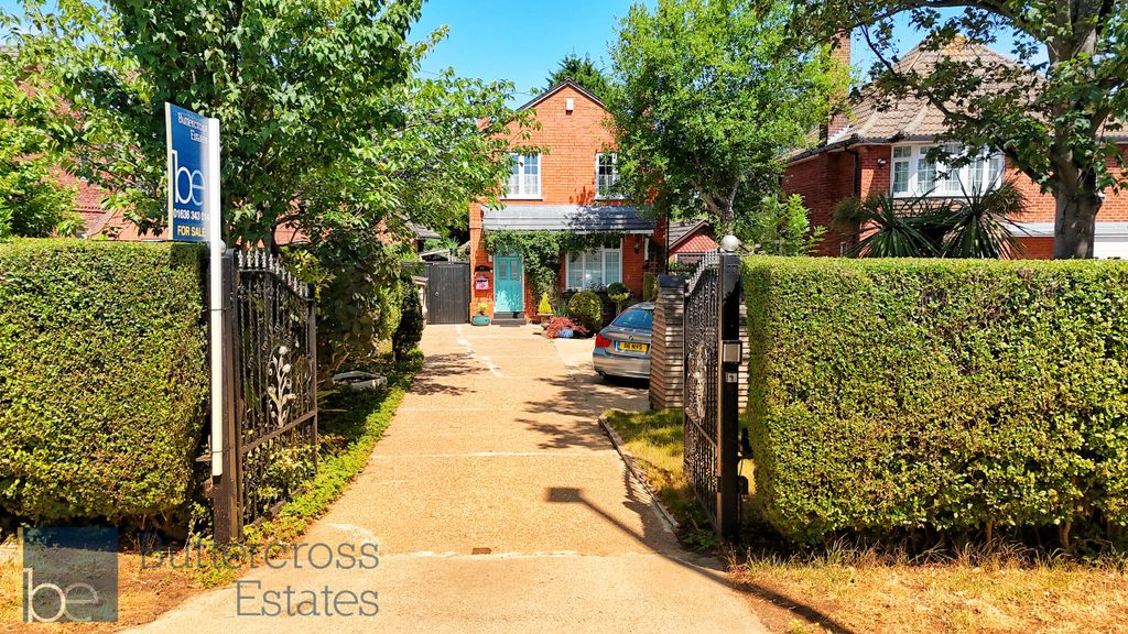 Property photo 1 of 29 Beacon Hill Road