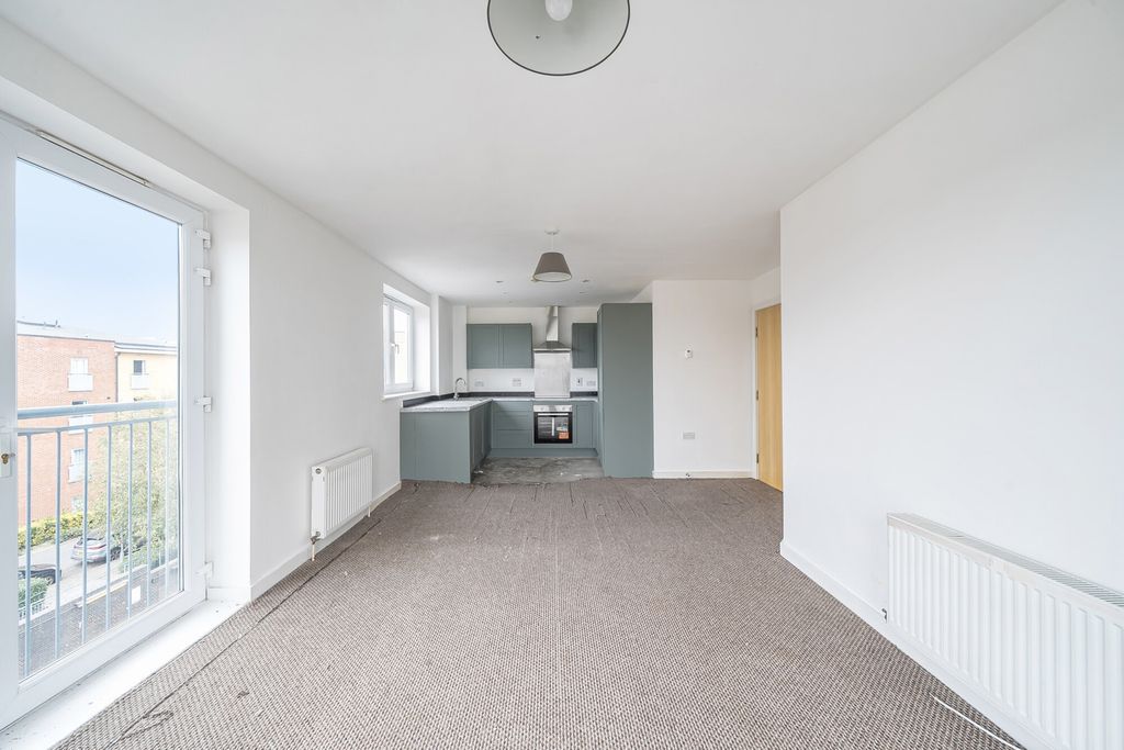 Property photo 2 of 19 1369017-1-68Ed1Cb...