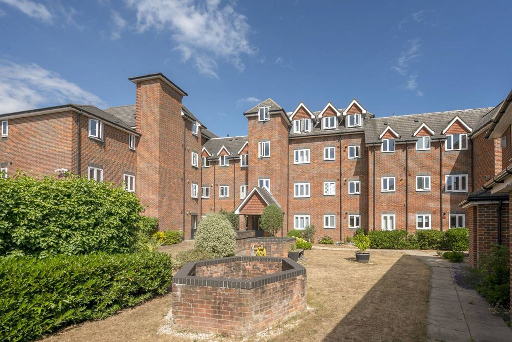 Property photo 1 of 9