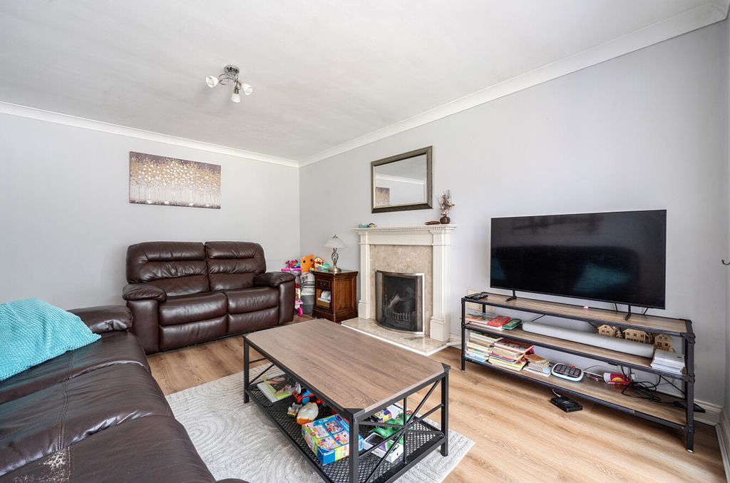 Property photo 3 of 27 1453451-15-69Fe02...