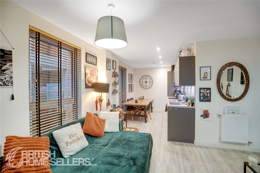 Property photo 3 of 15 Picture No. 12