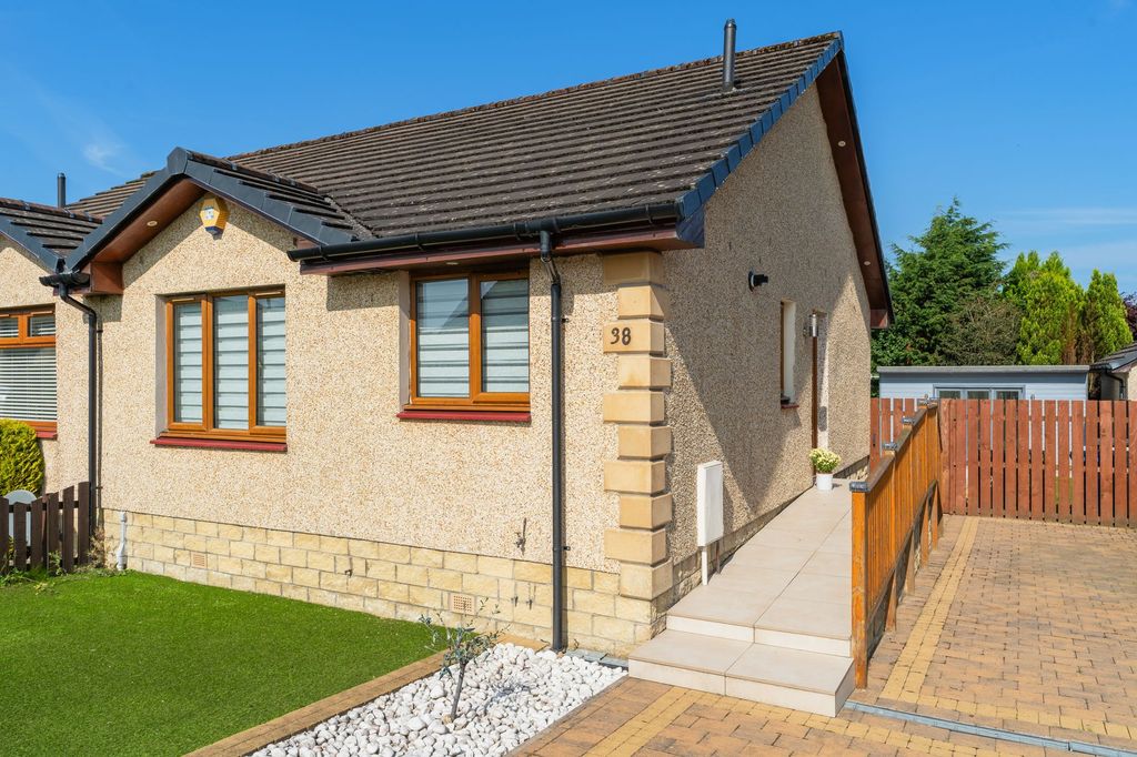 Property photo 2 of 22