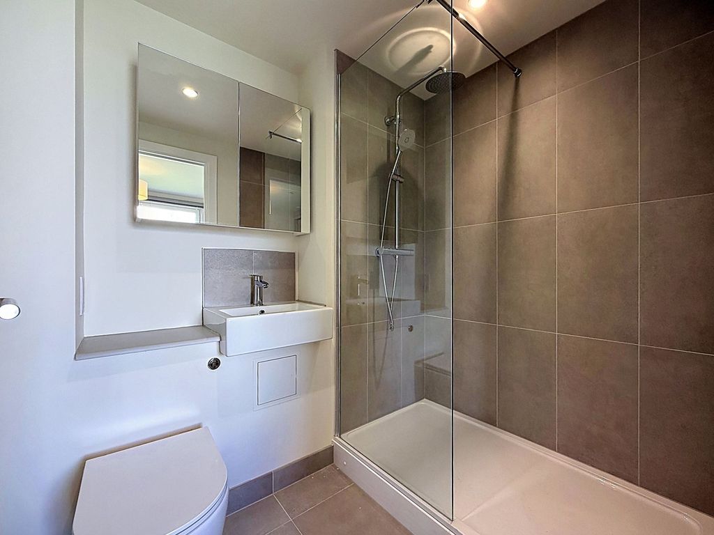 Property photo 1 of 15 En-Suite