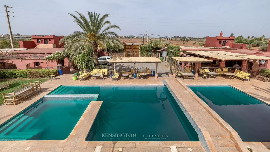 Property photo 1 of 32