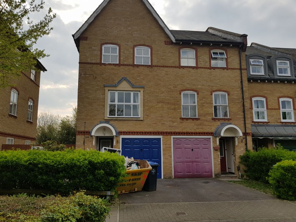 Property photo 1 of 13 A Well Presented  Four Bedroom House