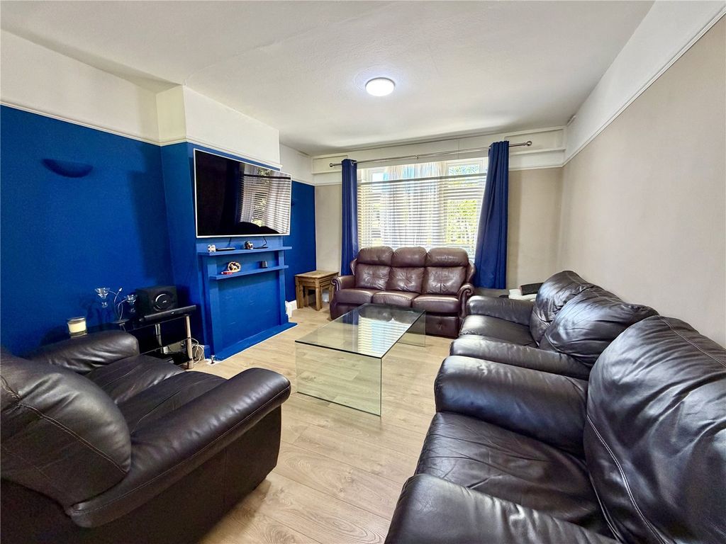Property photo 2 of 8 Picture No. 04