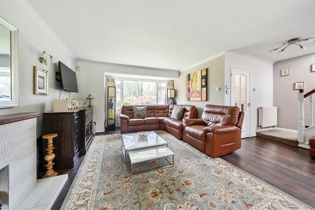 Property photo 3 of 17 Lounge/Dining Room: