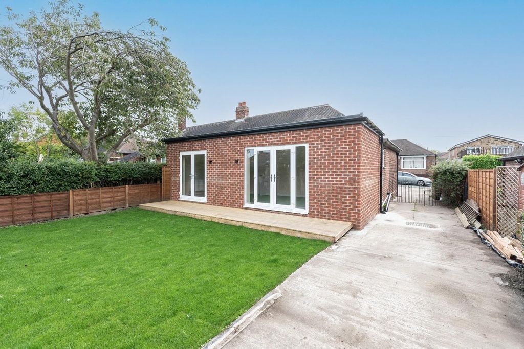 Property photo 2 of 16 Lav_7565-Edit.Jpg