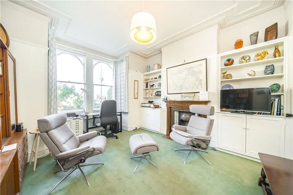 Property photo 2 of 11