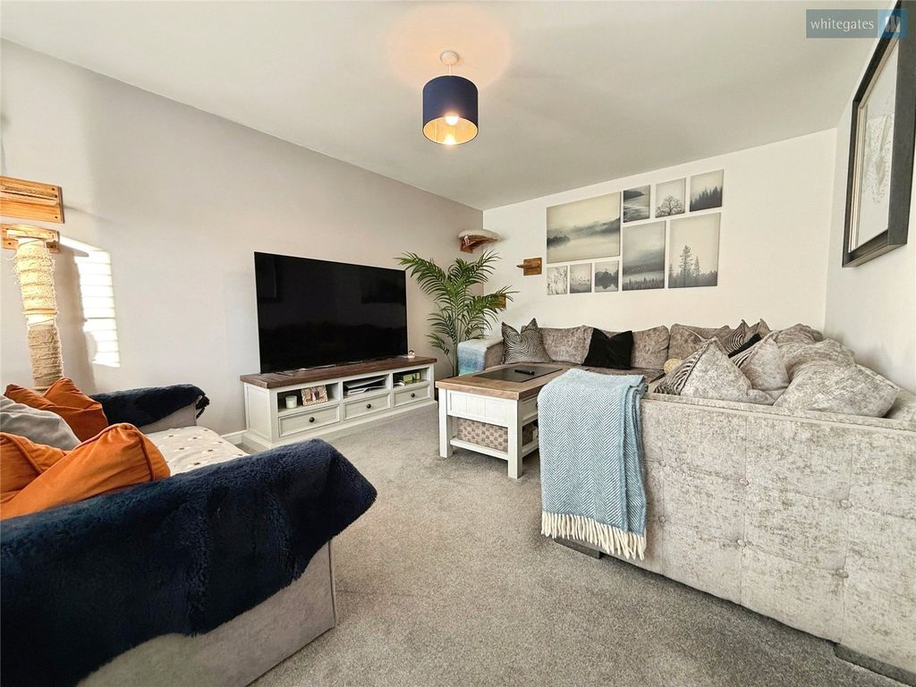 Property photo 2 of 17 Picture No. 43